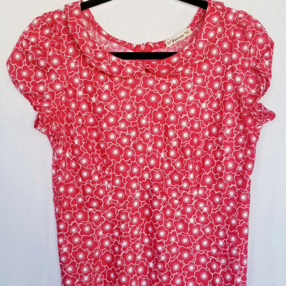 Forever 21 Tops - Forever 21 Medium Red Floral Short Sleeve Blouse